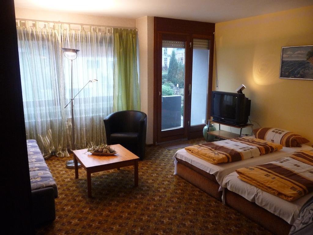 Hotel-Garni-Sonnenlay Bernkastel-Kues Room photo