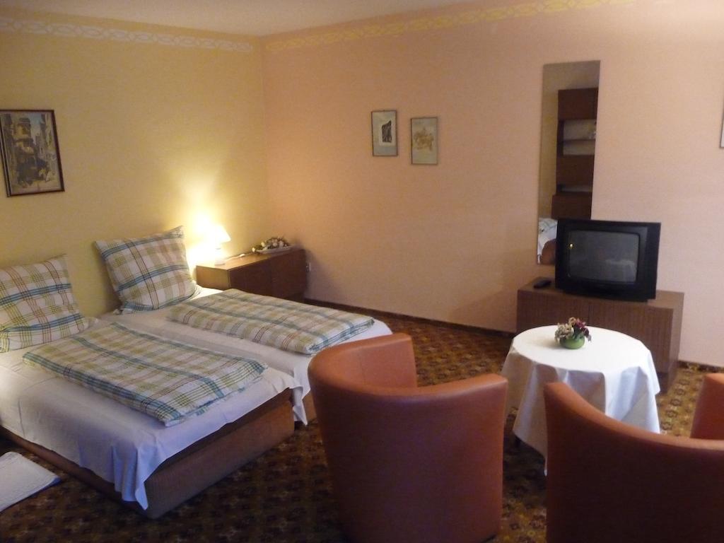 Hotel-Garni-Sonnenlay Bernkastel-Kues Room photo